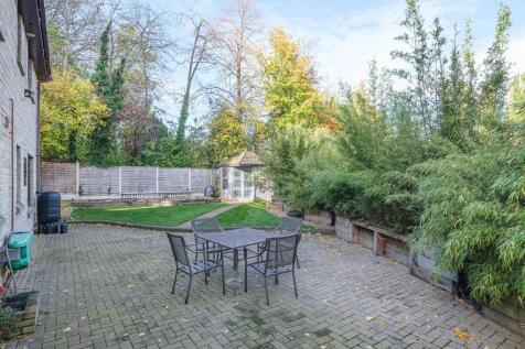 11 Erleigh Drive-40.jpg