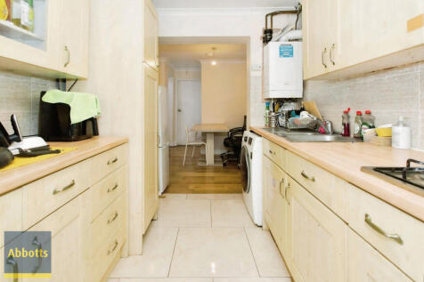 Hereward Close photo 3