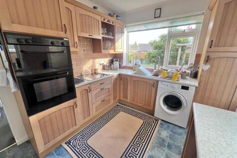 KITCHEN 2.jpg
