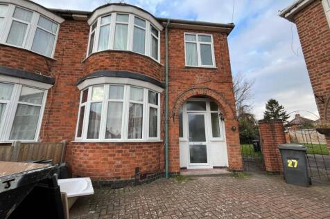 Three Bedroom Semi Detached Home on Belle Vue Ave