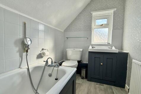 Upstairs Bathroom