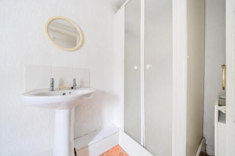 1388323-16-693869...