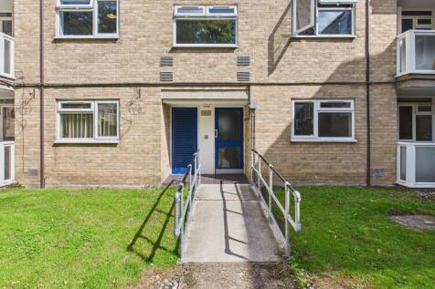 3-bed flat on Paradise Place, £1,950/mo