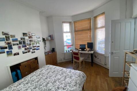 Strathnairn Street, Roath, Cardiff photo 4