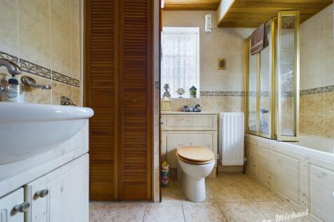 CAM02773G0-PR0132-STILL009