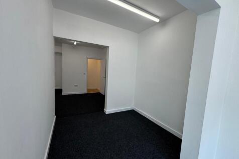 Retail Property (high street) to rent Image 8