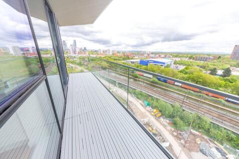 3 Pomona Strand, Old Trafford, M16 photo 2