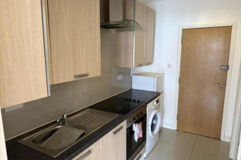 Flat 4, Simon Court, London, NW4 3RR photo 3