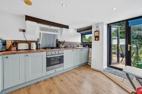 Breakfast Kitchen - oven.jpg
