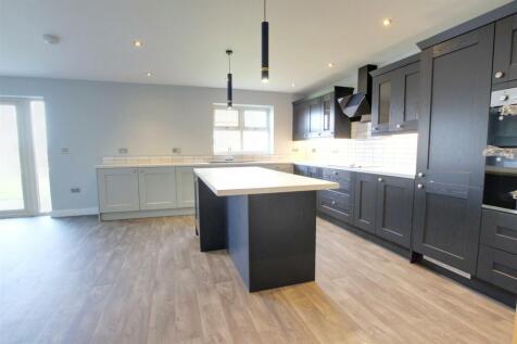 Open Plan Kitchen/ Dining/Living Room