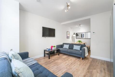 6-bed house on Norwood Place, Leeds, £3,900/mo
