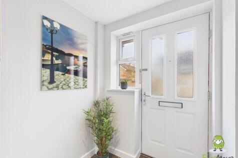 EweMove Estate Agents Basingstoke - Brockham Grang
