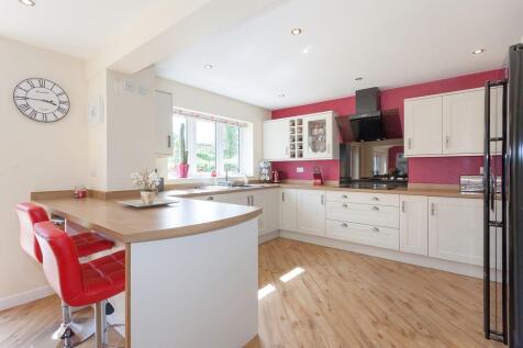 Photo 2 - Kitchen