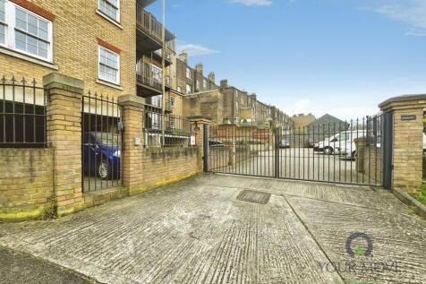 The Heights, Rochester, Kent, ME1 photo 3
