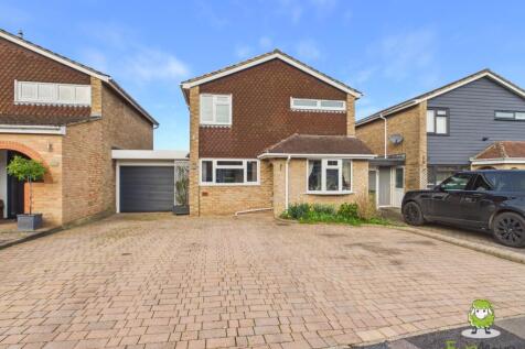 EweMove Estate Agents - 82 Windermere Avenue - Fro