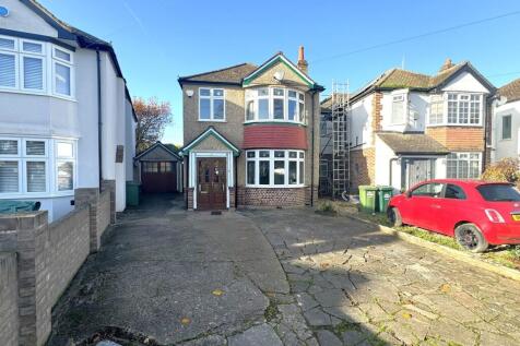 Ashford, TW15 - property photo