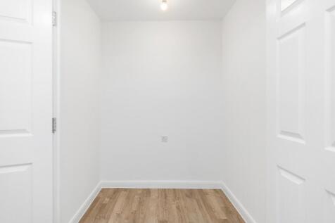 *Receive discounted rent for 6 months!* Rooks Corner, Milton Keynes, Buckingha photo 3