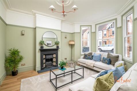 260714 - 46 Glenferrie Road, St Albans - 08 [WM].j