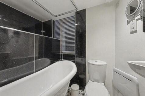 Princess Street - Bathroom