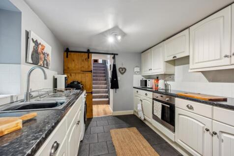 Kitchen towards stairs.jpg