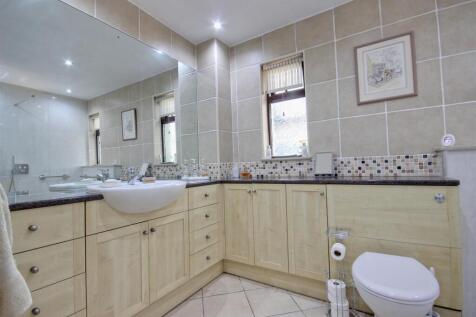 Conifer Close (14).jpg