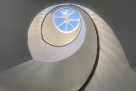 Spiral Staircase 
