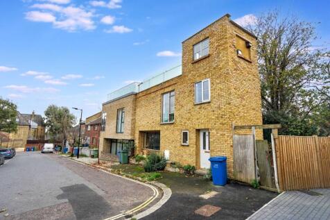 Land adjoining 124b Crofton Road, Peckham, London, SE5 8NA