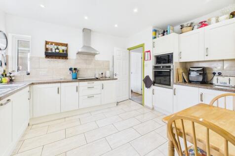 Kitchen and breakfast room