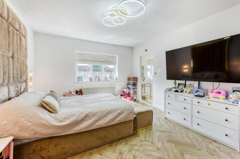 Meadow View-bed2.jpg