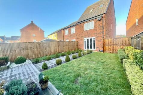 24 - Rear Garden .jpg