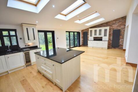 LONDON ROAD SOUTH, Poynton, SK12 1LG photo 3