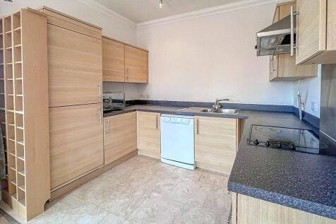 Zakopane Road, Haydon End, Swindon, Wiltshire, SN25 photo 3
