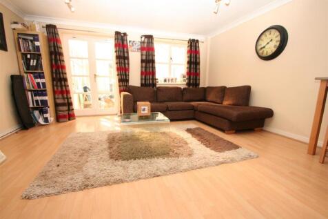 Lambourn  Square 10 Sitt Rm (1) (Custom).JPG