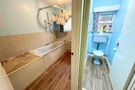 bathroom and seperate wc