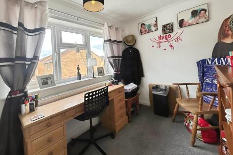 e1fe126d-WhatsApp...