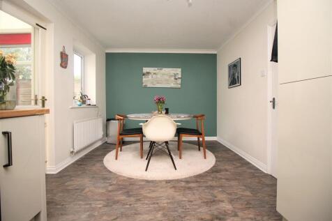 Holyhead Crescent, Tattenhoe photo 4