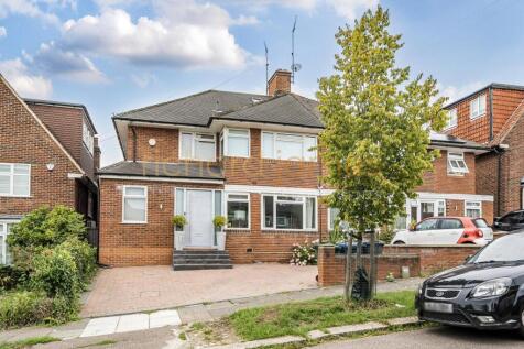 London, NW7 - property photo