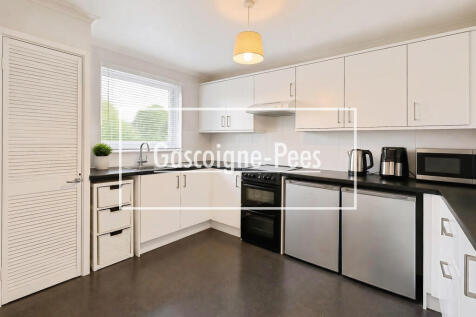Tasmania Close, Basingstoke, RG24 photo 3