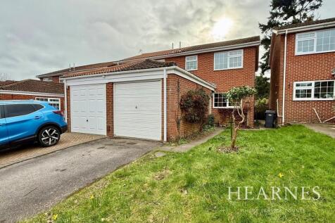 Bournemouth, BH11 - property photo