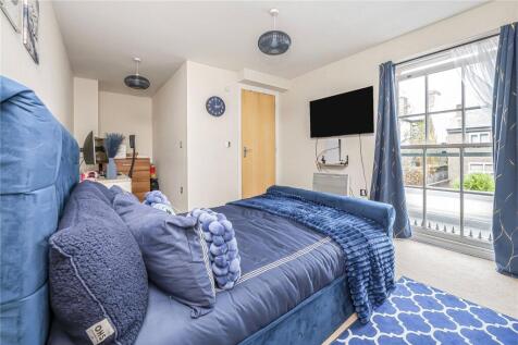Pulteney Close, Old Isleworth photo 3