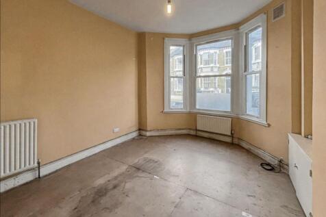 76A Lavender Sweep, London SW11 1HD