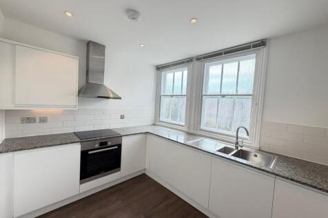 Kitchen 2.jpg