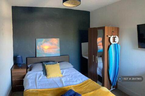 Room 4 - Available On 1st August (£650) 
