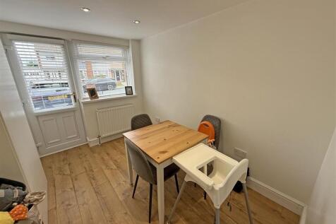 Dining room.jpg