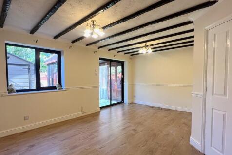 Wych Elm Drive, Leamington Spa photo 4