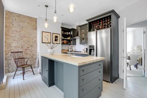 09-42f3JHPropWorld - 15 Highclere Street - 10.jpg