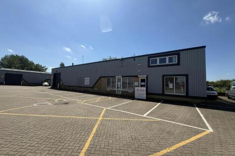 Unit 18 Millbrook Close - External .jpeg
