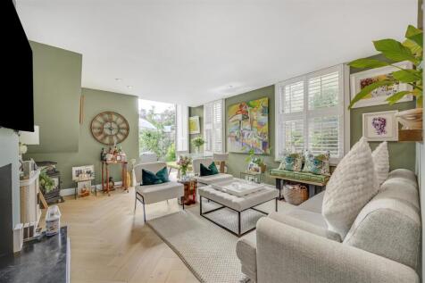 London, SW14 - property photo