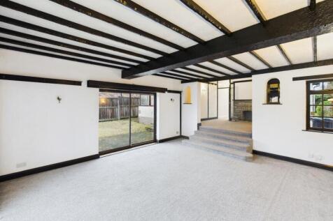 CAM02351G0-PR0091-STILL015