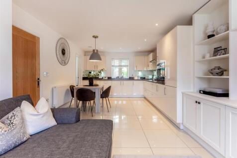 1 Fynes Way-2.jpg